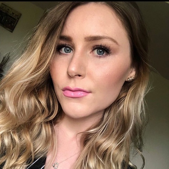 Meet your Posher, Sarah - Picture 1 of 4